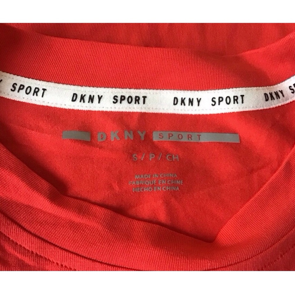 DKNY SPORT MLB “Boston Red Sox” Tee (NWT) (Size: Small) - Picture 7 of 8
